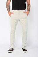 Calça Slim em Sarja Elastano Gelo