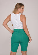 Bermuda em Sarja Lycra Verde Bandeira