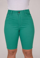 Bermuda em Sarja Lycra Verde Bandeira