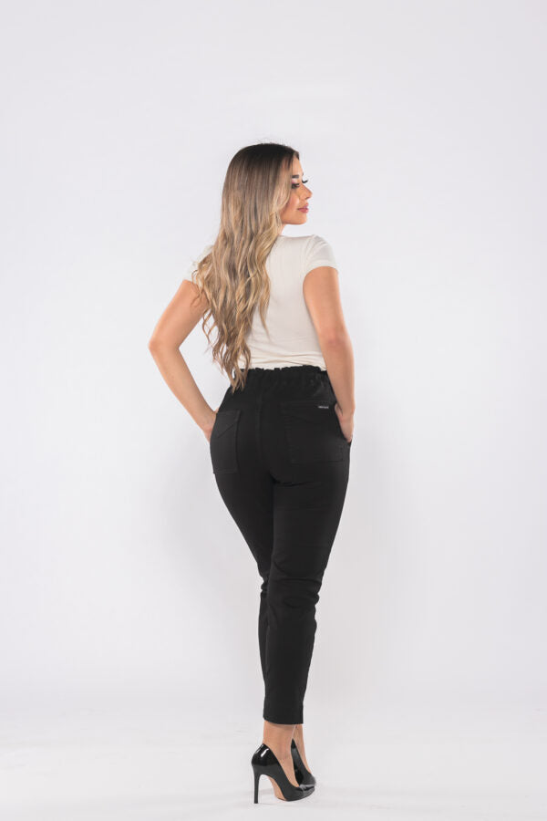Calça Sarja Lycra com Elástico no Cós Preta